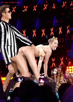 Miley Cyrus - Foursome porn gallery № 3398716