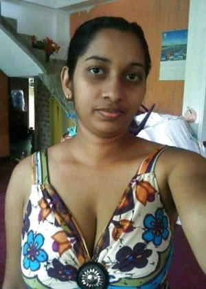 The average woman from Sri Lanka (not naked)