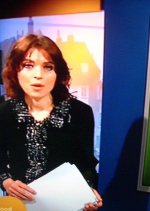 Amanda Piper is the news anchor